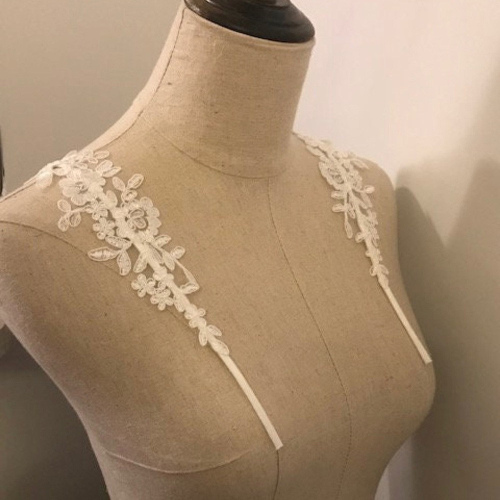 Detachable lace straps wedding dress evening gown